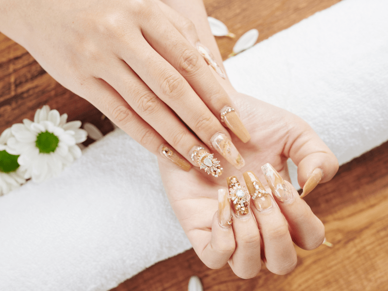 ca30c7ec nail art flowers 2 min.png